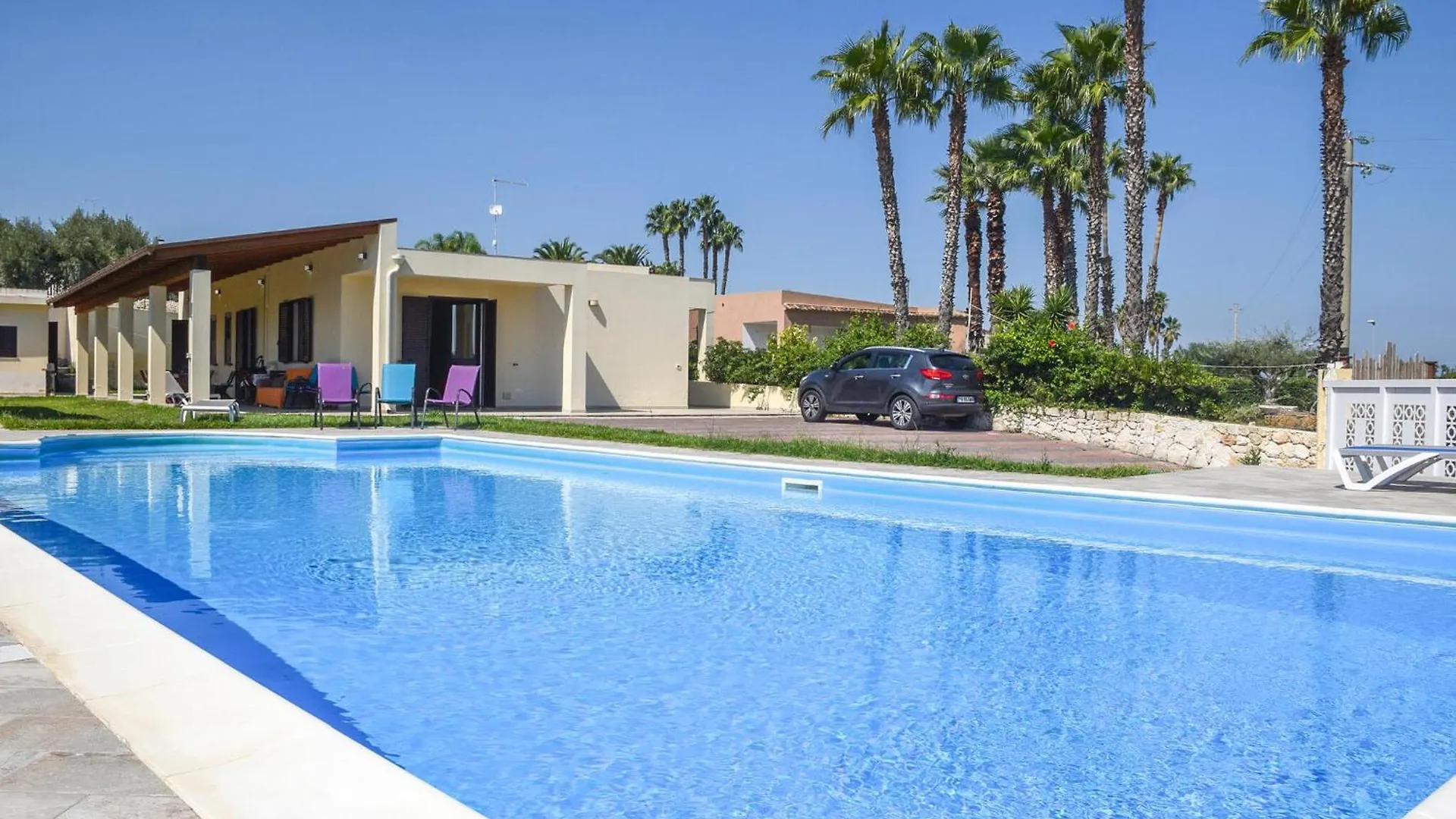 5 Bedroom Gorgeous Home In Brucoli