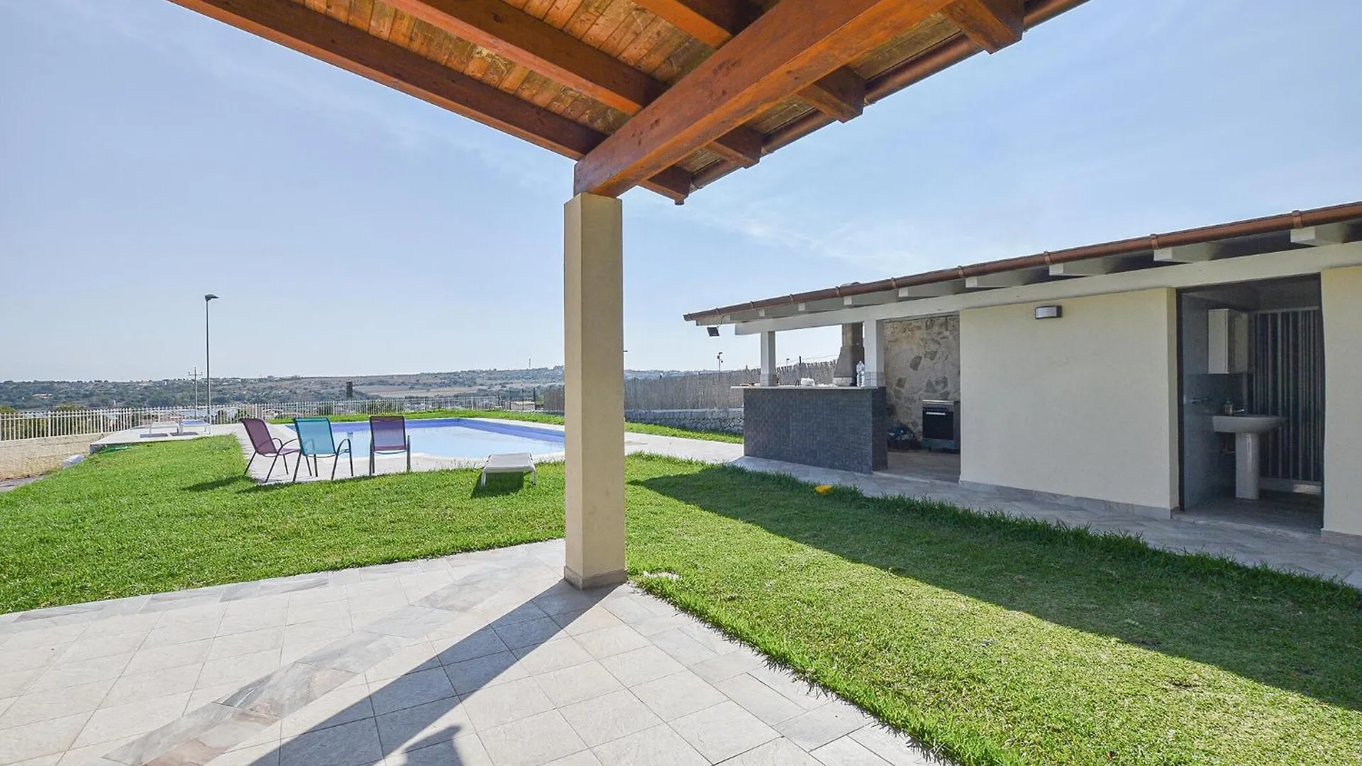 5 Bedroom Gorgeous Home In Brucoli 0*,  Italien